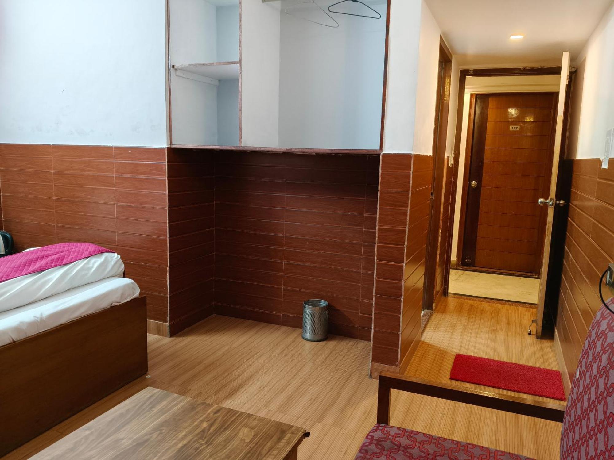 Hotel Kailash Residency Dehradun Esterno foto
