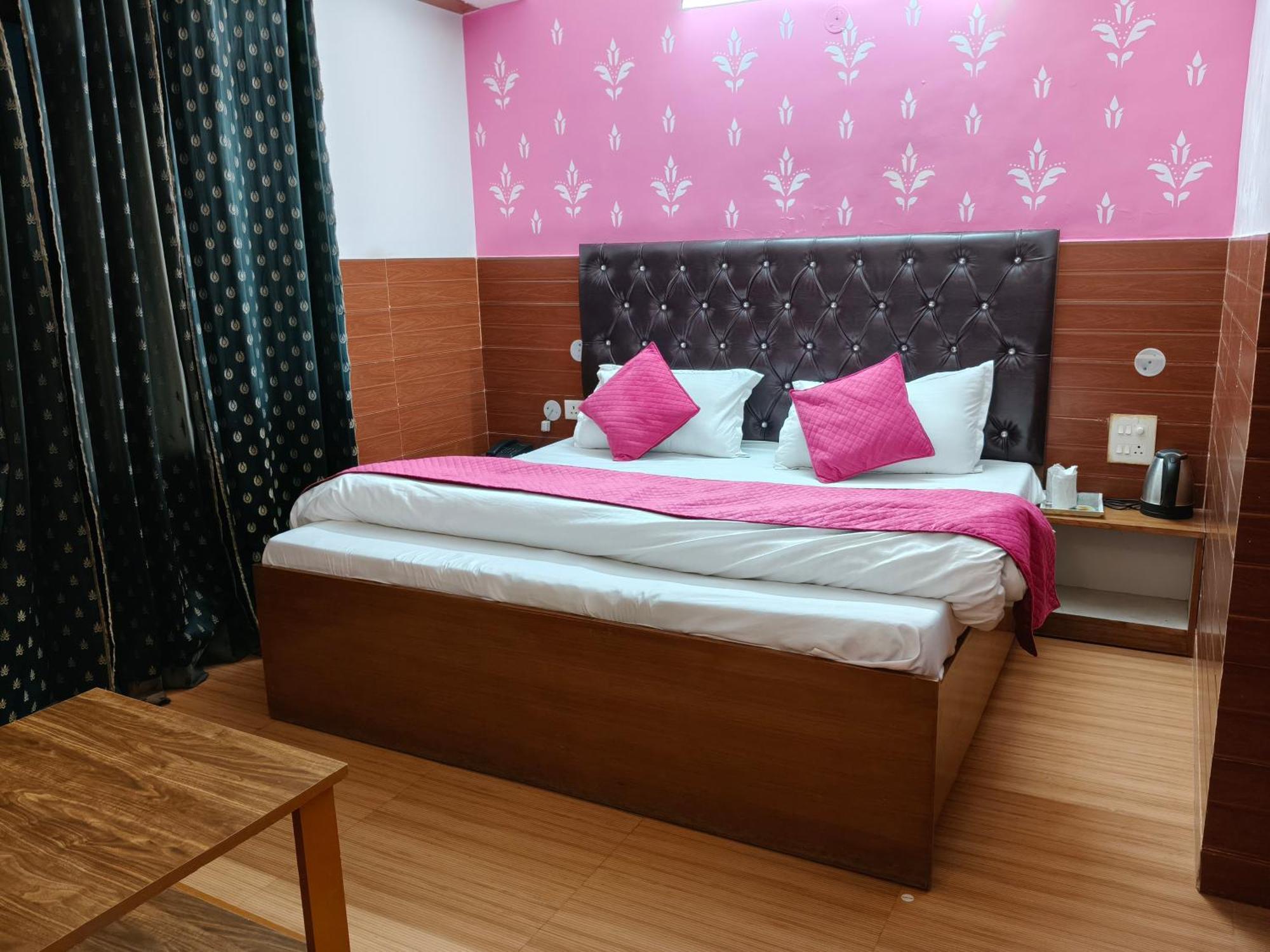 Hotel Kailash Residency Dehradun Esterno foto