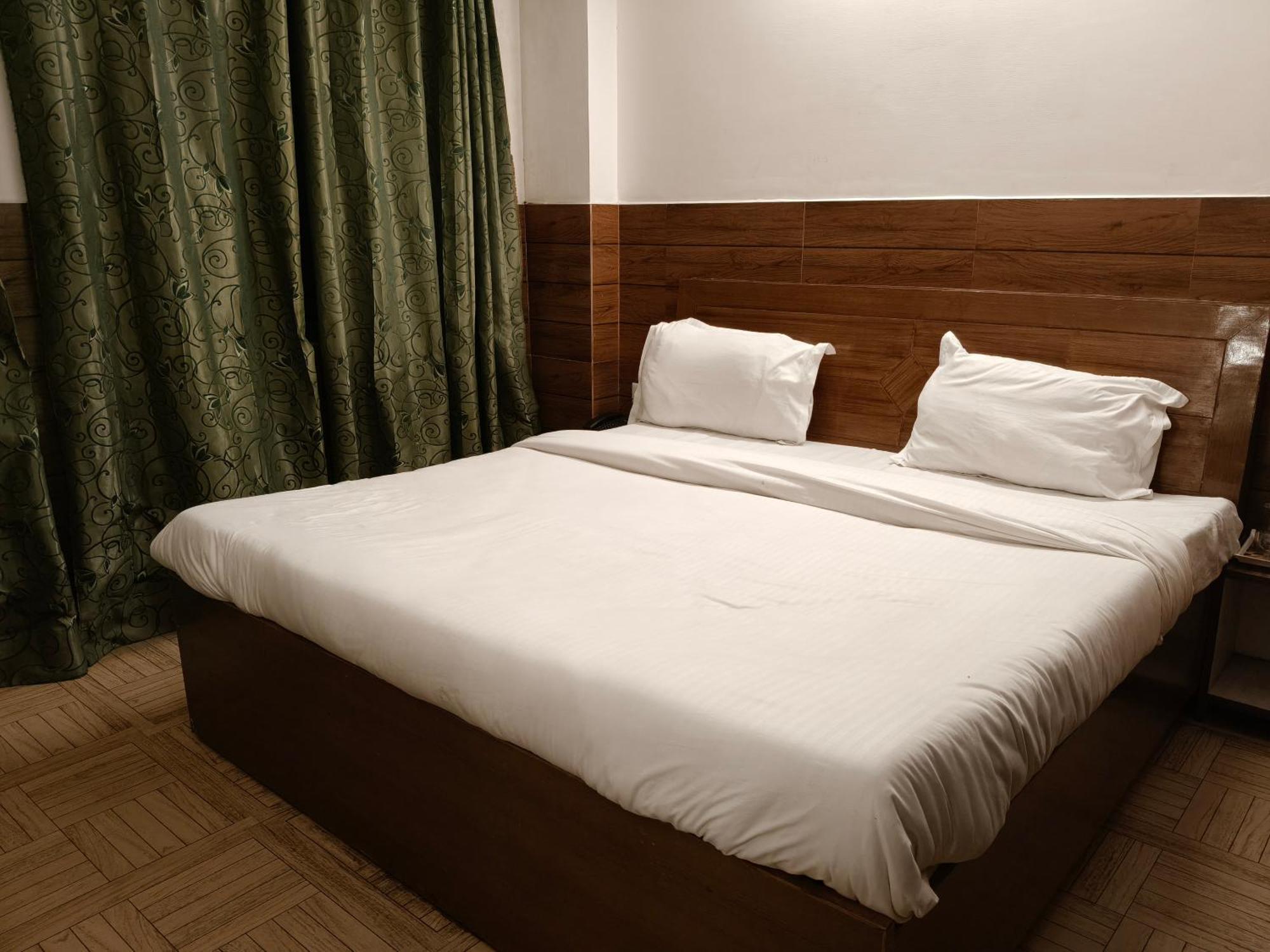 Hotel Kailash Residency Dehradun Esterno foto